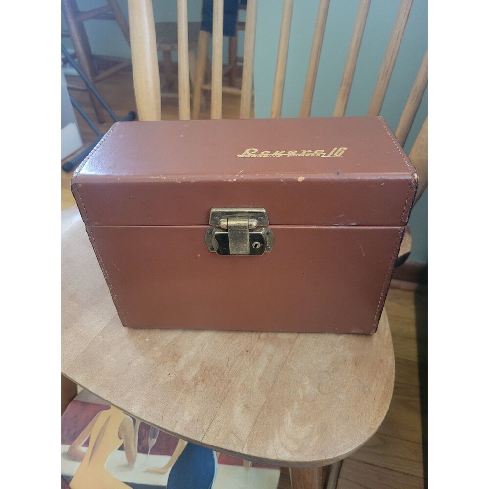 VINTAGE Revere Magazine Model 16  Movie Camera - Picture 2 of 16